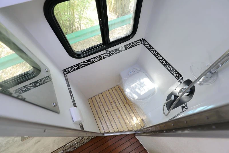 2 toilet of Star Milkway IVECO Chassis 3 Slide-out Motorhome002 2 toilet of Star Milkway IVECO Chassis 3 Slide-out Motorhome002